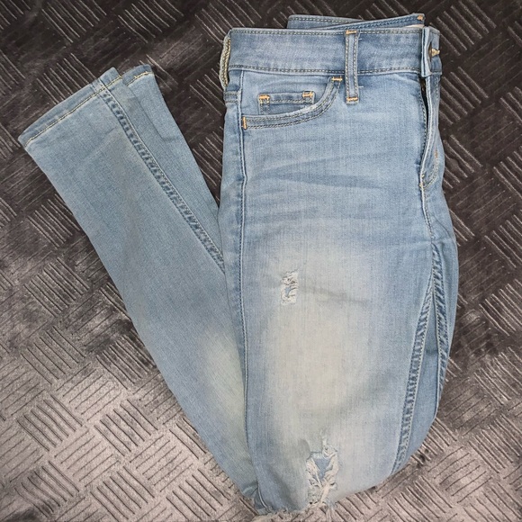 Hollister Denim - hollister low rise light wash jeans